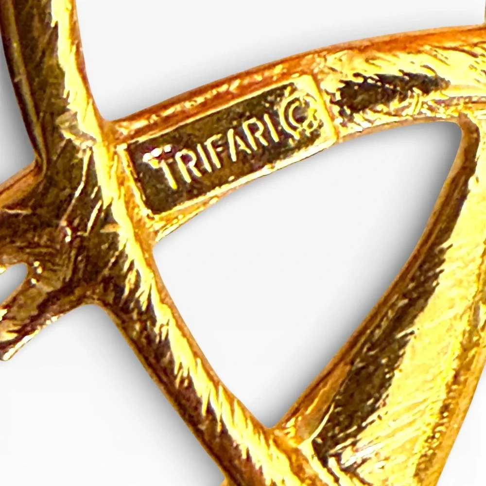 Trifari Vintage Abstract Bow Ribbon Brooch‎ Pin Signed